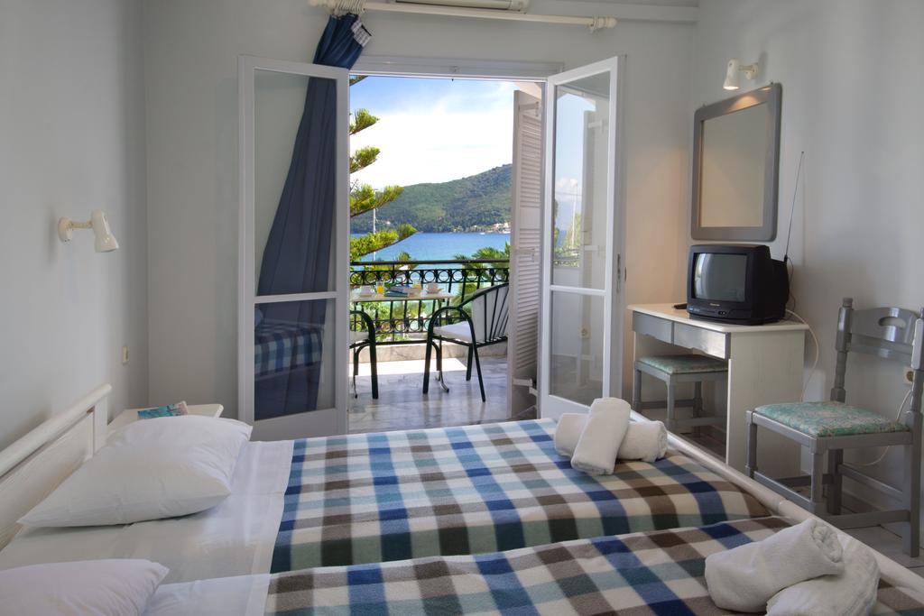 Hotel Athina Karavomylos Eksteriør bilde